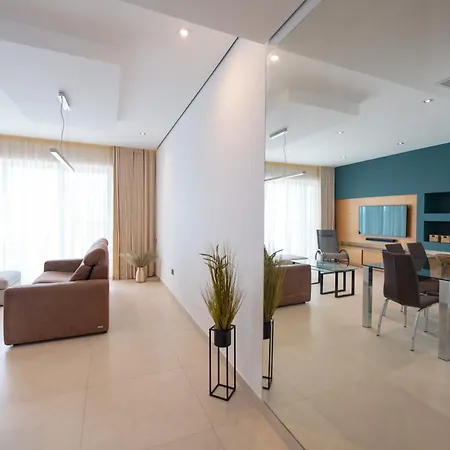 Stunning Seafront Flat In 斯利马