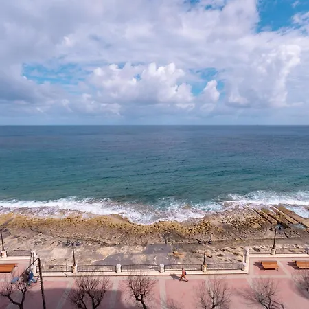 Stunning Seafront Flat In