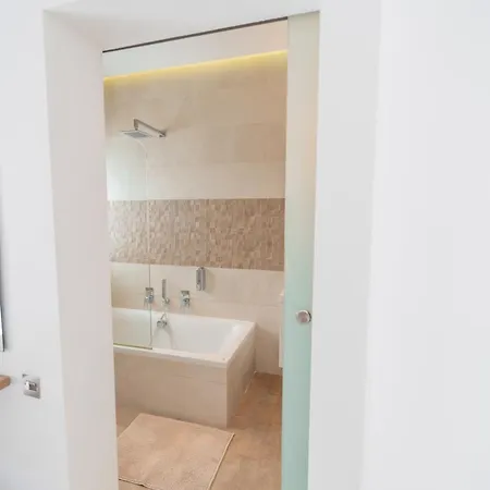 Stunning Seafront Flat In Sliema