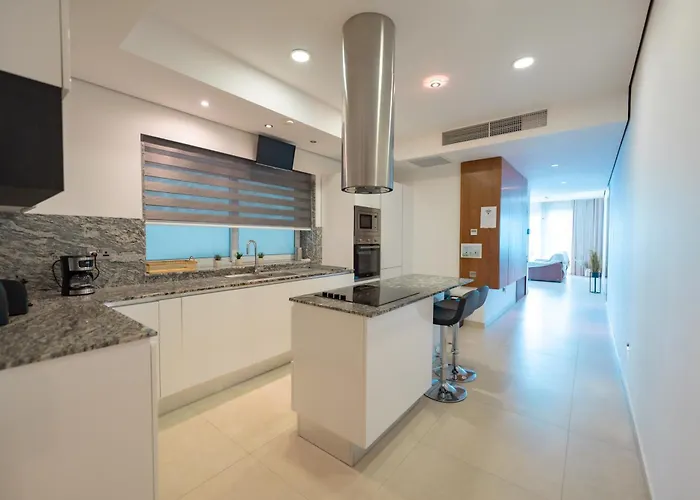 Stunning Seafront Flat In * Слима