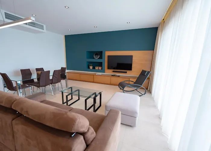 Stunning Seafront Flat In