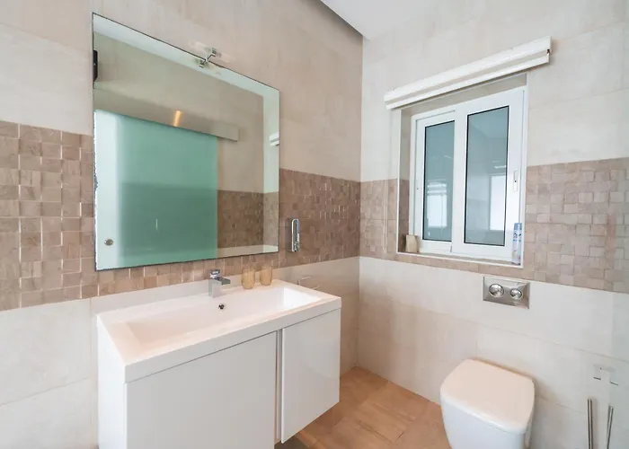 Stunning Seafront Flat In