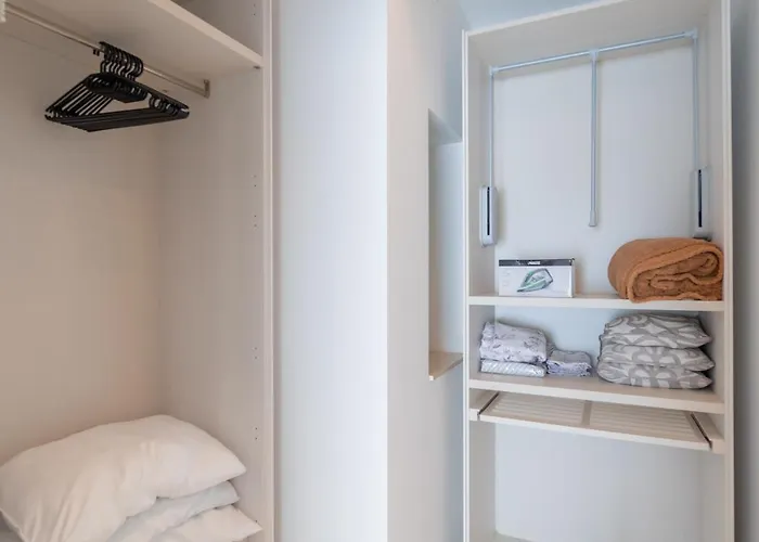 Stunning Seafront Flat In Апартаменты Слима