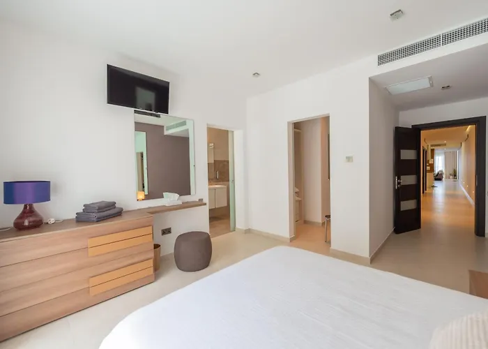 Stunning Seafront Flat In *