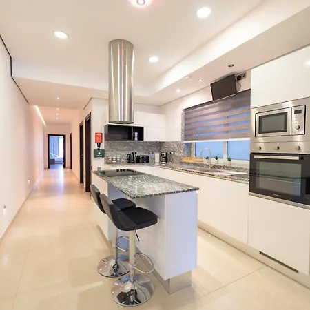 Apartamento Stunning Seafront Flat In