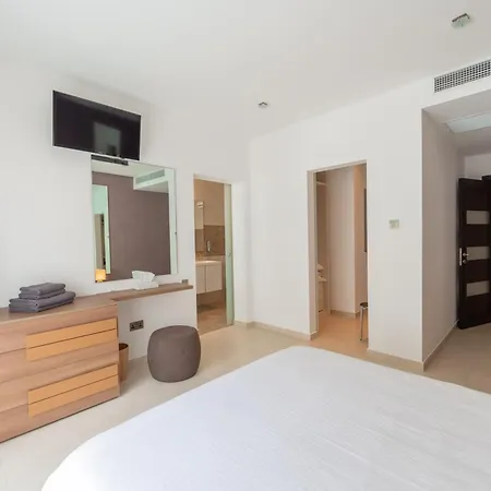 Stunning Seafront Flat In *